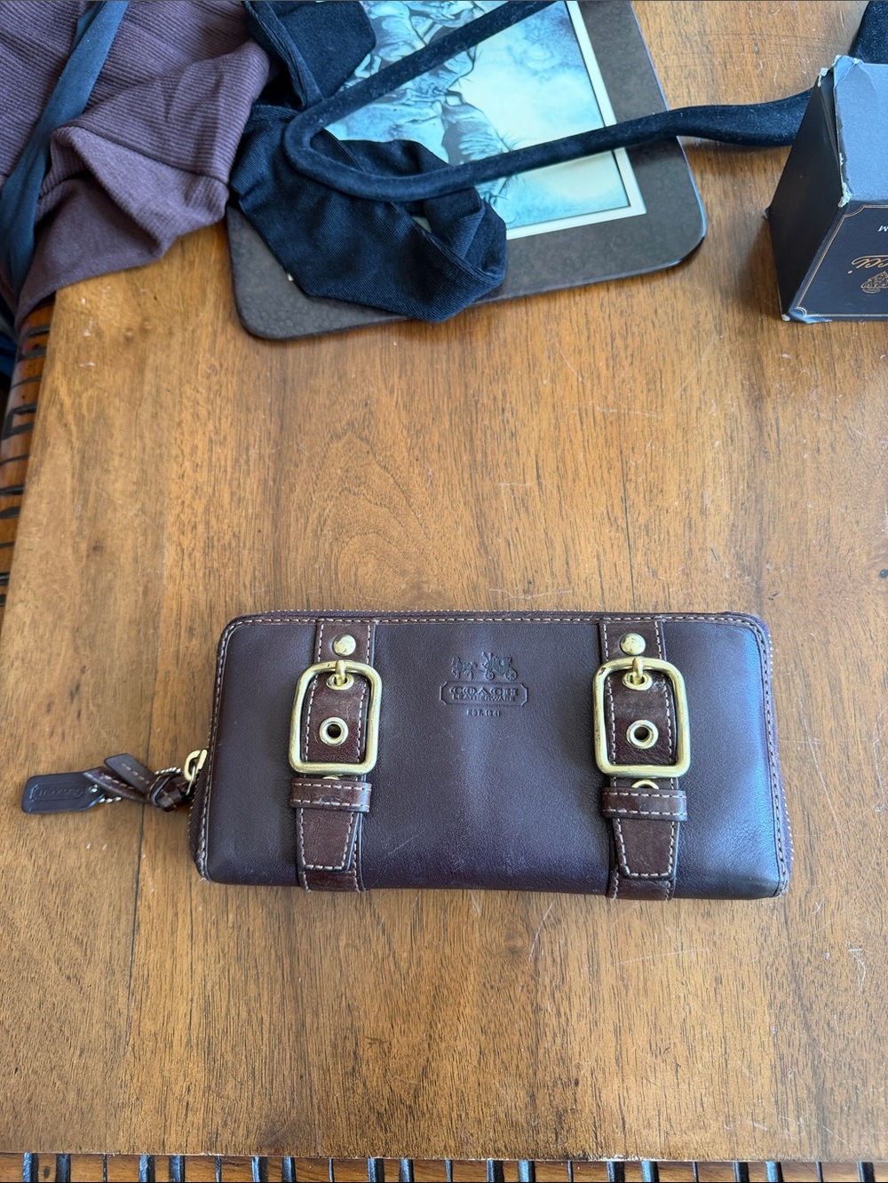 “COACH LEATHER WALLET” in great used condition